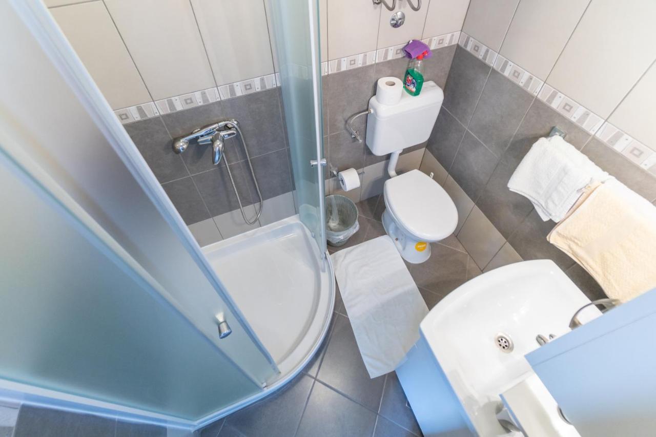 Apartments And Rooms By The Sea Palit, Rab - 5010 Esterno foto