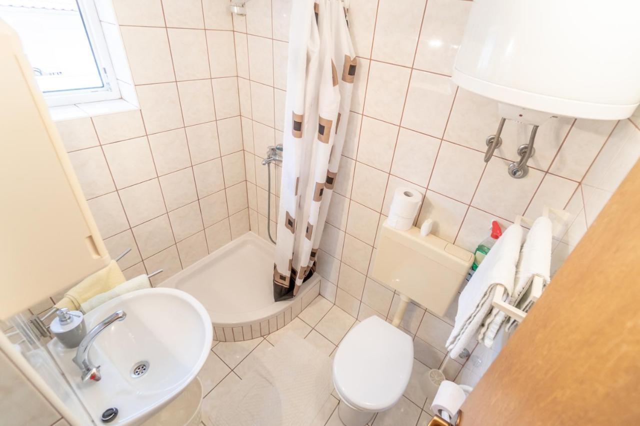 Apartments And Rooms By The Sea Palit, Rab - 5010 Esterno foto