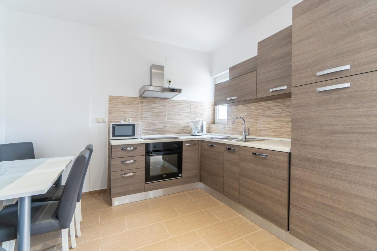 Apartments And Rooms By The Sea Palit, Rab - 5010 Esterno foto