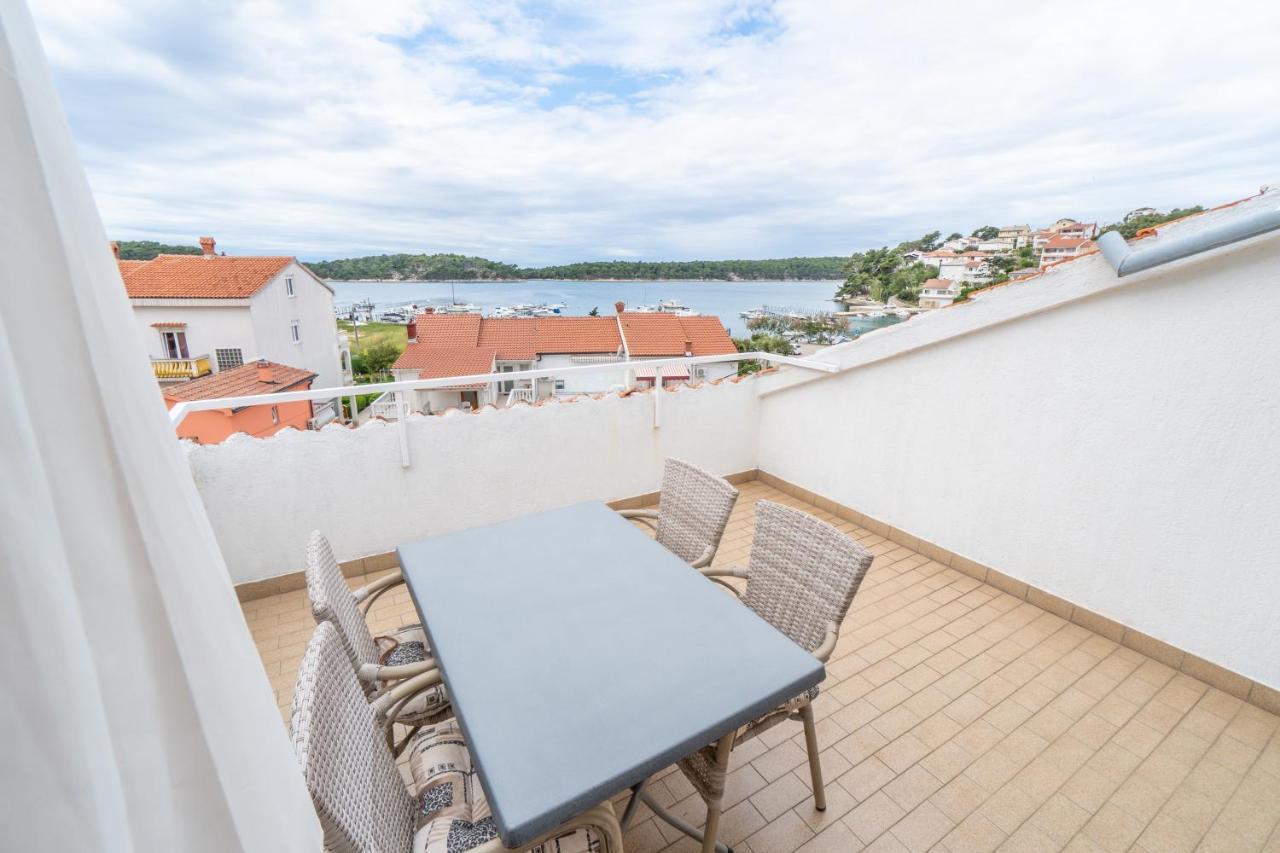Apartments And Rooms By The Sea Palit, Rab - 5010 Esterno foto