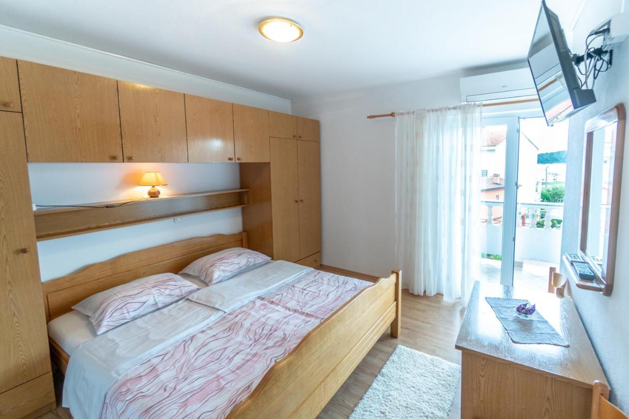 Apartments And Rooms By The Sea Palit, Rab - 5010 Esterno foto