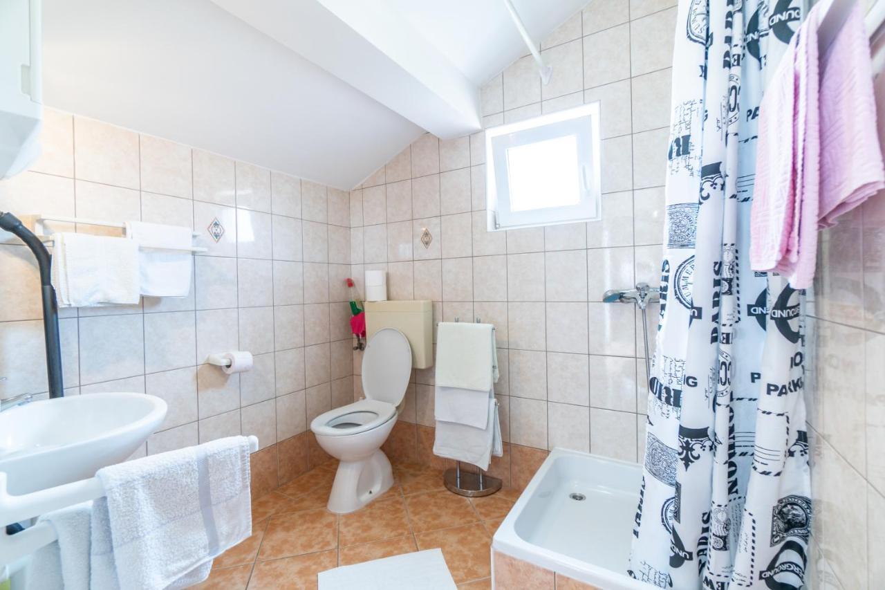 Apartments And Rooms By The Sea Palit, Rab - 5010 Esterno foto