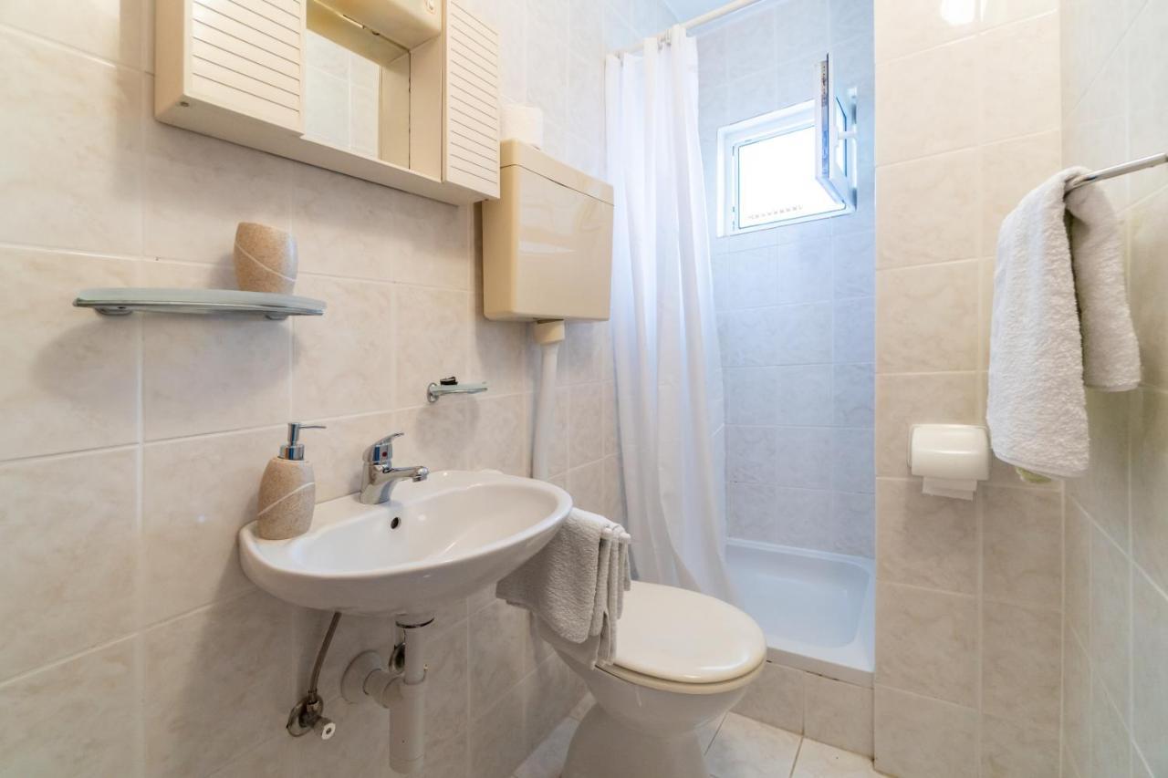 Apartments And Rooms By The Sea Palit, Rab - 5010 Esterno foto