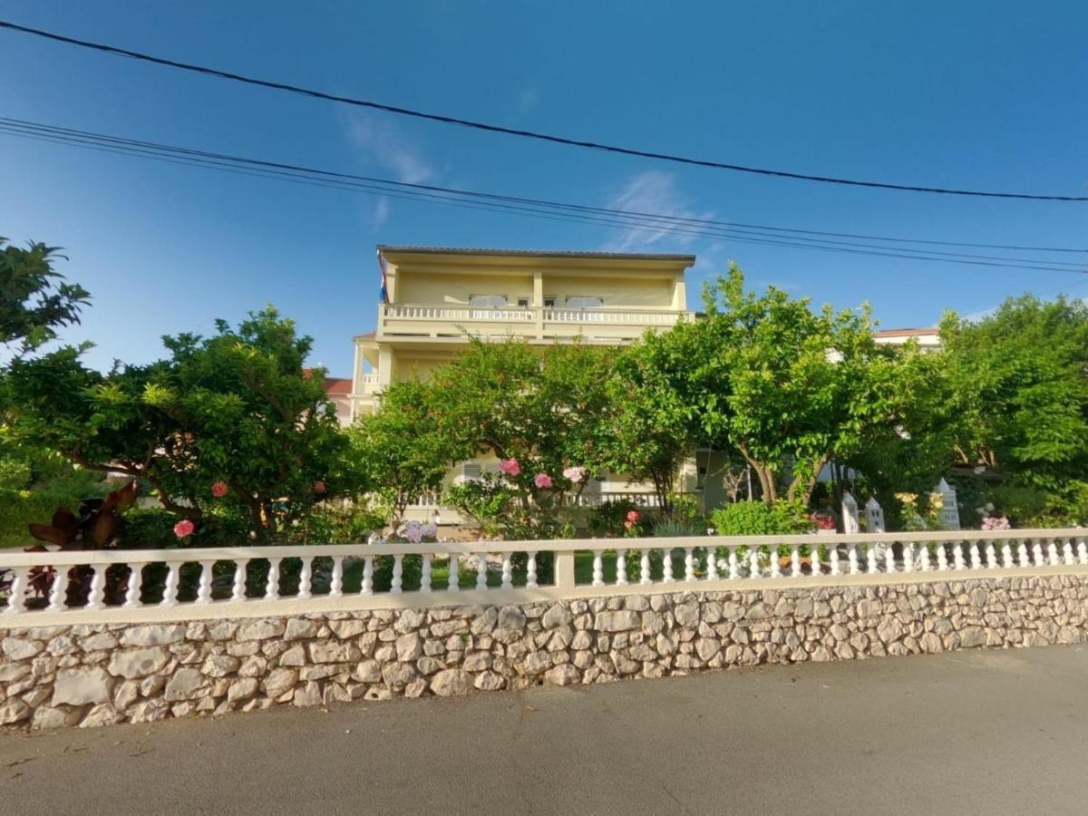 Apartments And Rooms By The Sea Palit, Rab - 5010 Esterno foto