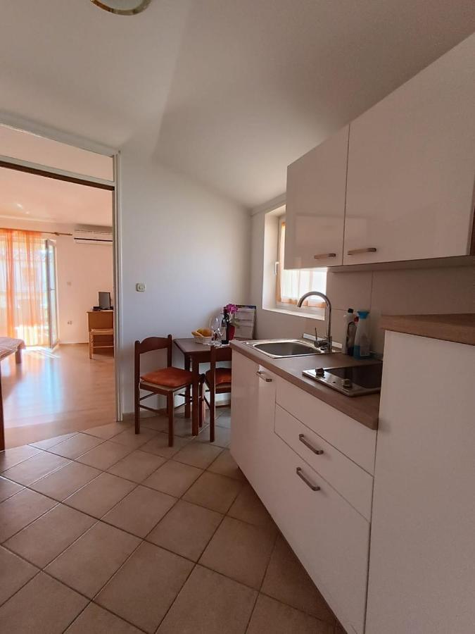Apartments And Rooms By The Sea Palit, Rab - 5010 Esterno foto