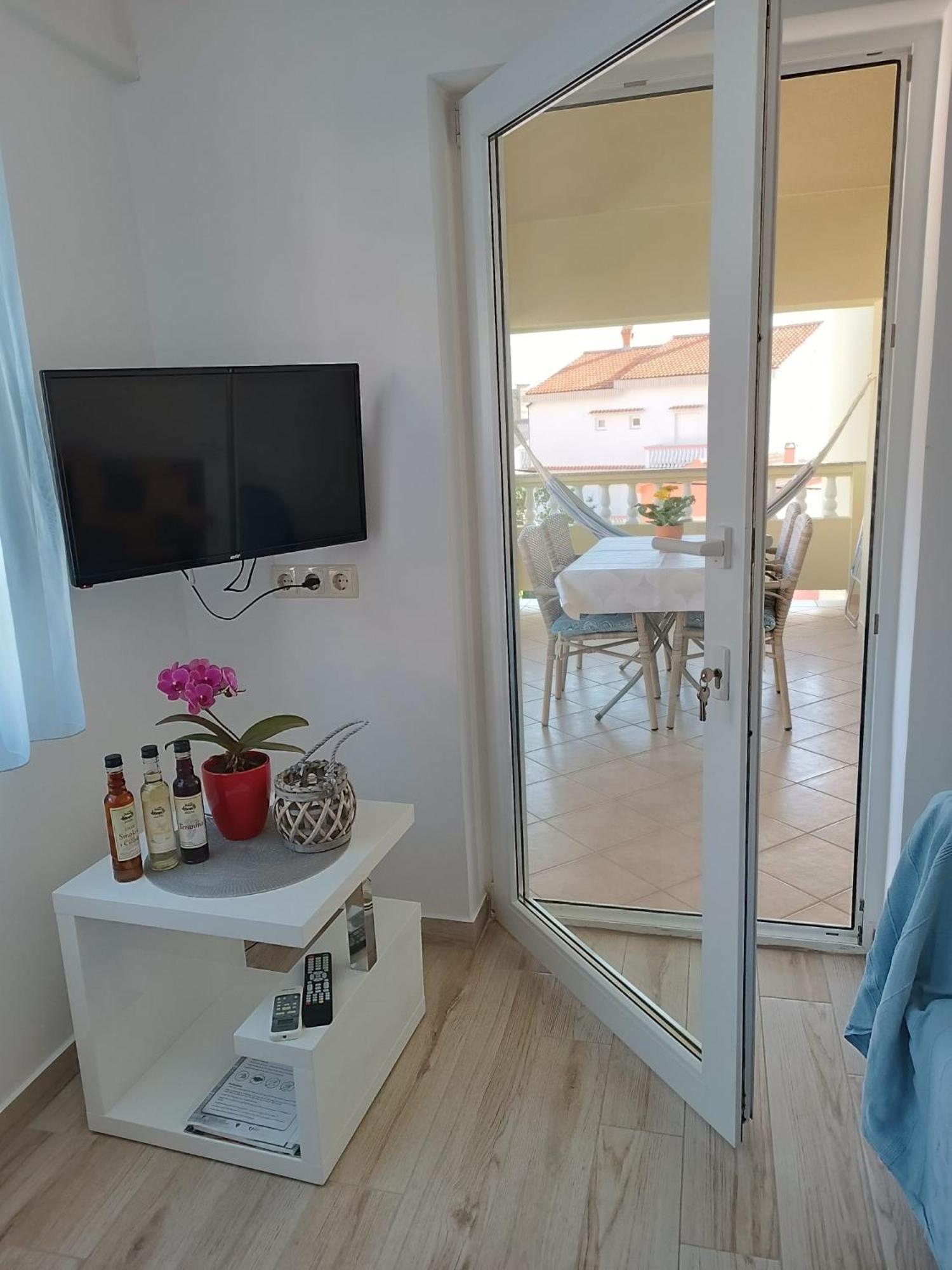 Apartments And Rooms By The Sea Palit, Rab - 5010 Camera foto
